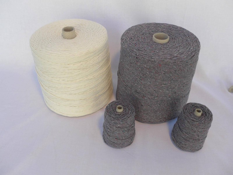 Dichtfaden bzw. Dichtgarn / Dichtungsgarn als Beilaufgarn zum Abdichten der Nadeleinstiche für tragbare Sackzunähmaschinen und stationäre Sacknähanlagen (Große Rollen)